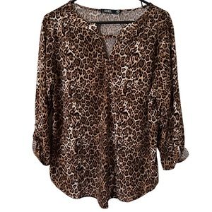 WOMENS LEOPARD PRINT TOP WITH BUTTON SLEEVES AND V NECK SIZE 1XL